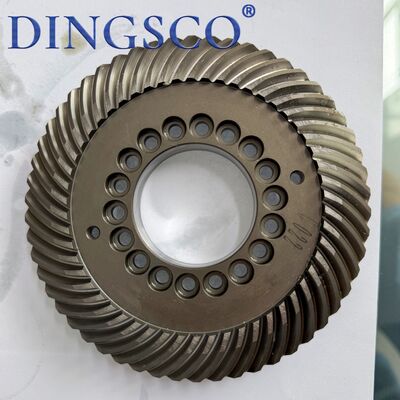 DINGSCO স্পাইরাল বেভেল গিয়ার অ্যালোয় স্টীল তাপ চিকিত্সা সিএনসি মেশিনযুক্ত ভারী দায়িত্ব গিয়ার
